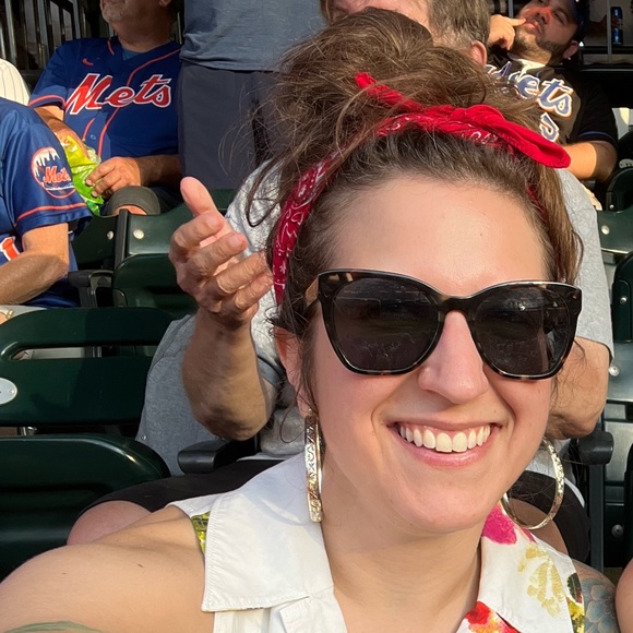 Meet your Posher, Heidi - Picture 1 of 1